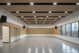 와글와글 다목적홀