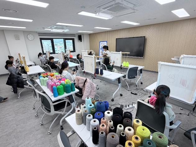 2025. 11. 29.(토) [예감] WINTER LOOP MAKING '미리메리크리스마스'