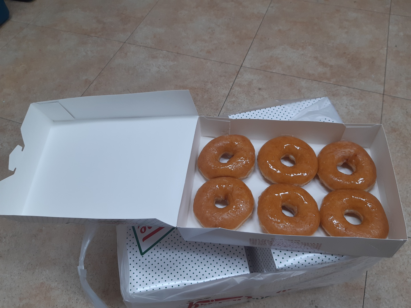 무명의 독지가, 도넛 10박스 기부