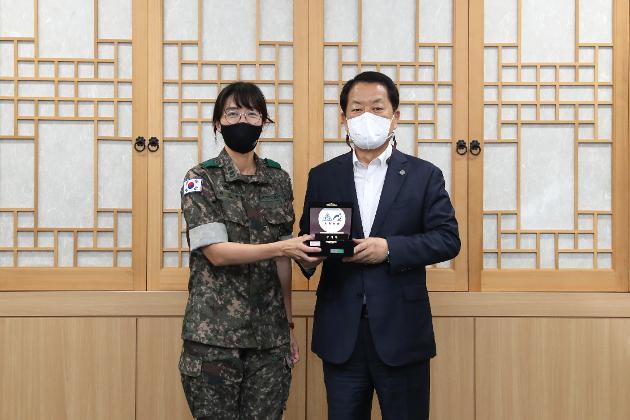 6월11일 남구청장 육군 제2작전사령관 감사패