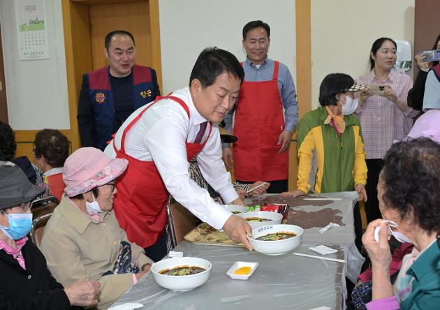 4월18일 옥동재향군인회 자장면 나눔봉사 