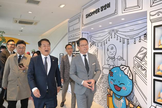5월1일 롯데백화점 장생이 홍보관 설치 현장 방문 