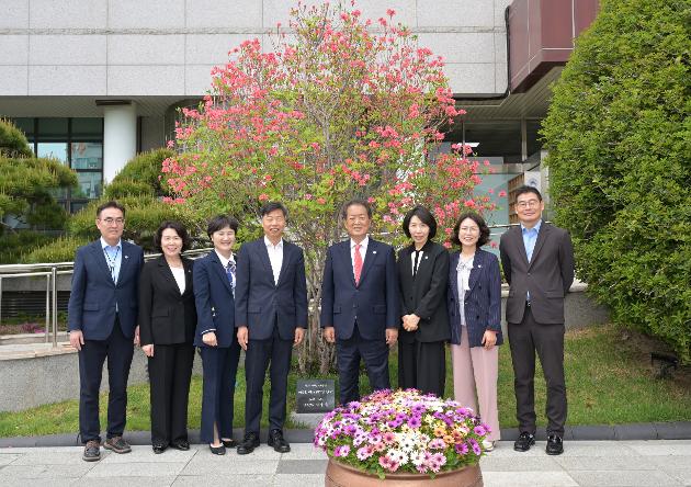 4월20일 남구 개청 40주년 기념식수 제주참꽃 첫 개화 
