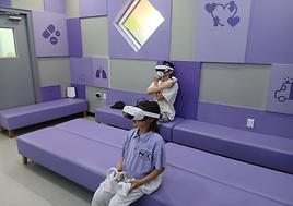 아빠와 함께 선박탈출 VR 체험중~~