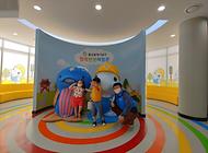 호기심 많은 어린이 친구들의 방문 