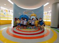 킹스키즈 어린이 친구들의 방문 